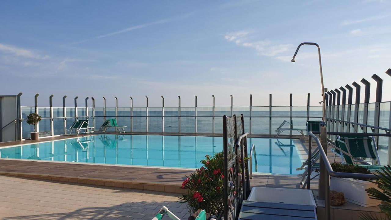 Hotel Napoleon Gabicce Mare Exterior foto
