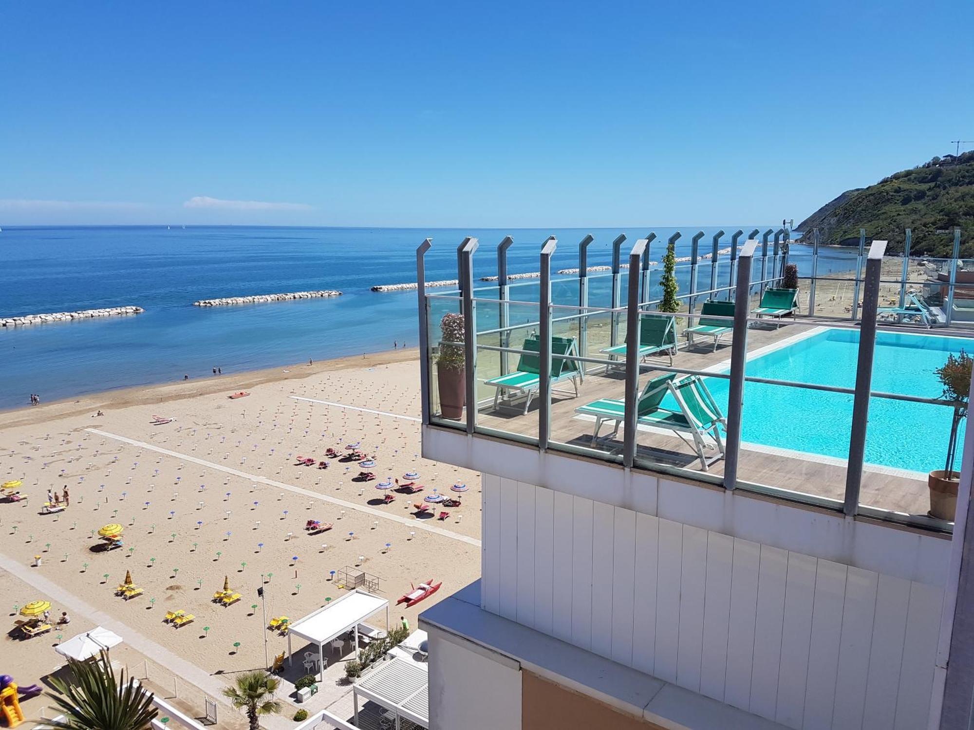 Hotel Napoleon Gabicce Mare Exterior foto